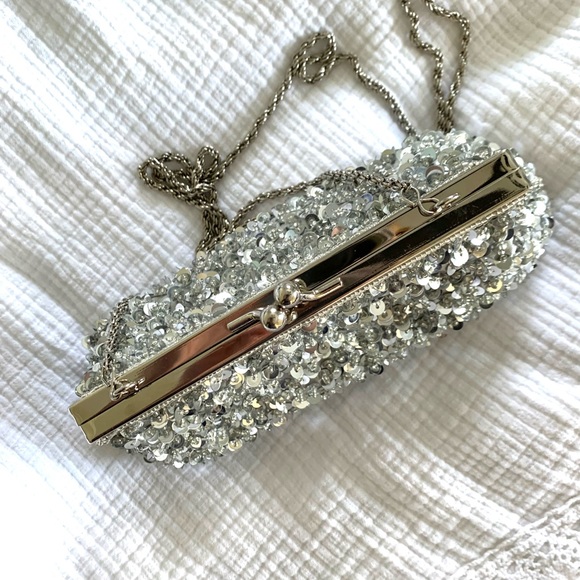 La Regale Silver Sequin Beaded Purse Formal Bridal NWOT - Picture 6 of 9